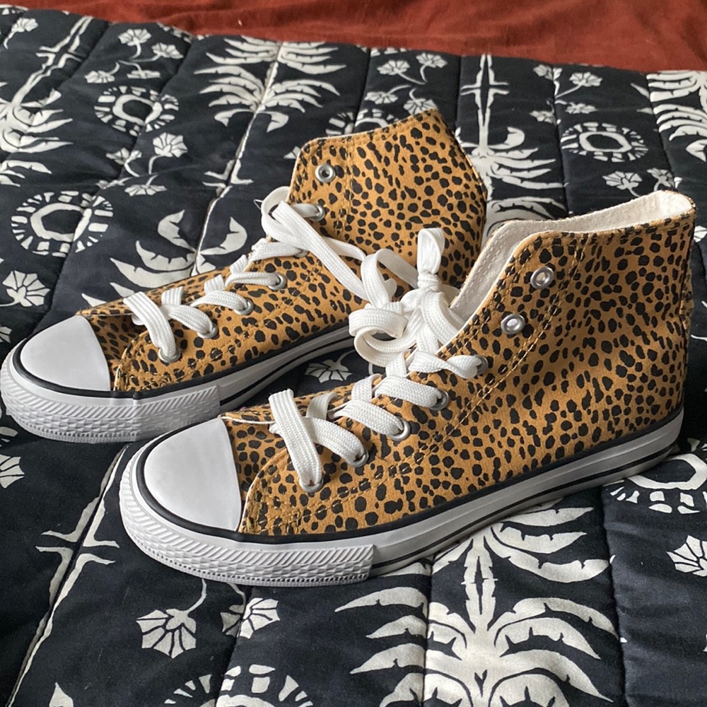 Converse Brand NEW GHANDA